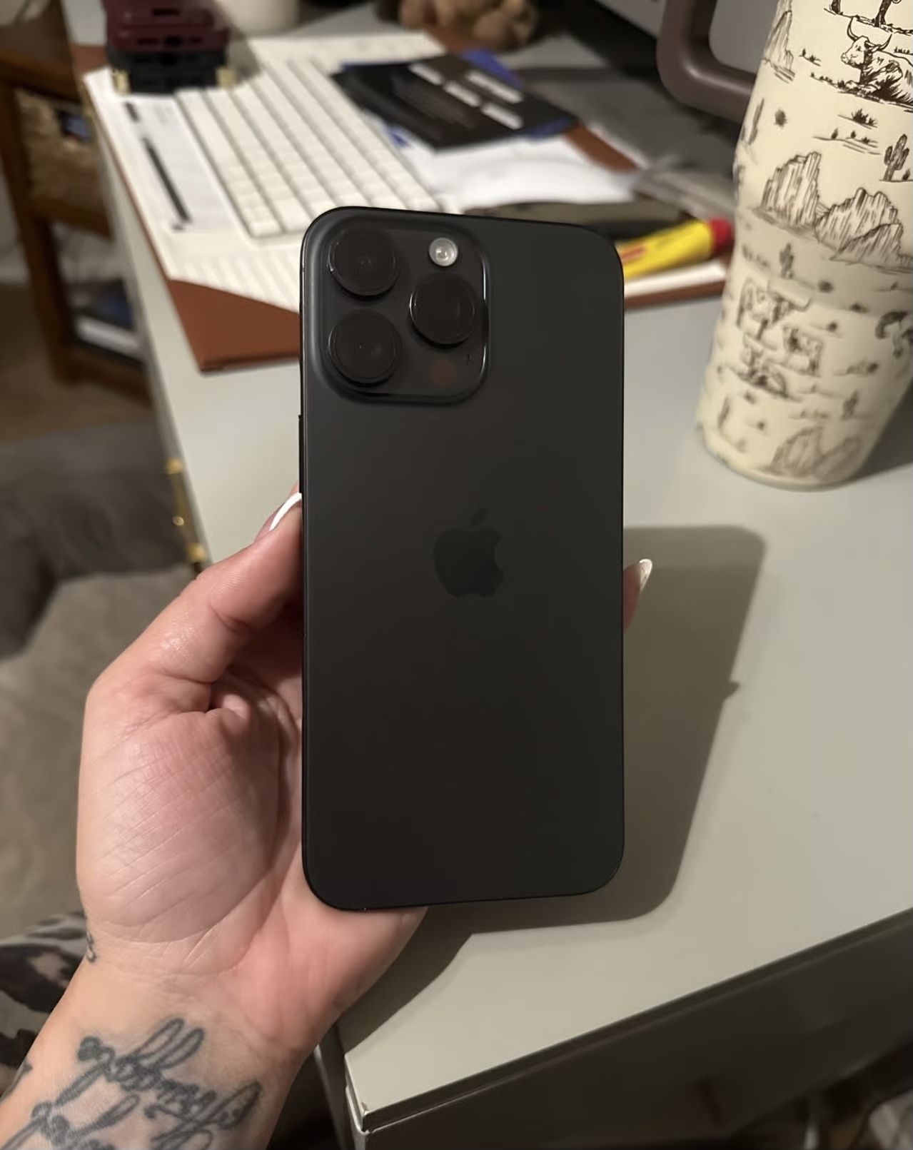 Never Locked Apple iPhone 15 Pro max Unlocked 512GB Capacity..