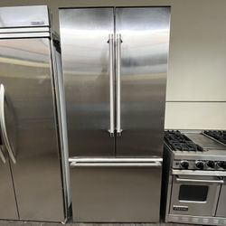 THERMADOR BUILT IN FRENCH DOOR REFRIGERATOR WITH ICE DISPENSER