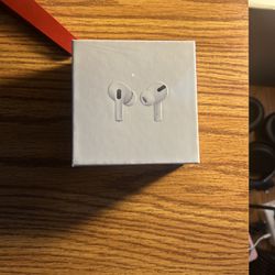 Apple AirPod Pros  New W Seal 