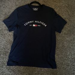 Tommy Shirt Size S
