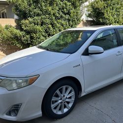 2013 Toyota Camry hybrid XLE 