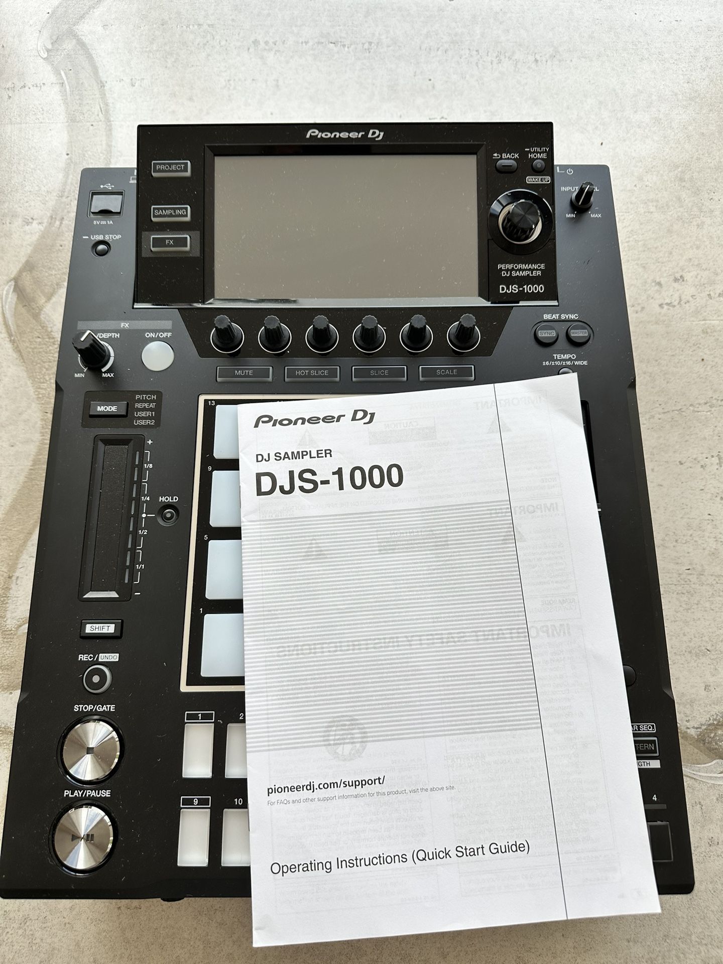 Pioneer DJ DJS-1000 Standalone DJ Sampler