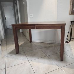 Extendable Dining Table 
