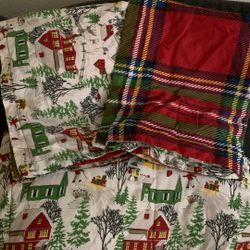 Reversible Christmas Comforter w/ pillowcases