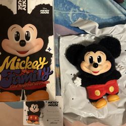 Mickey Family Cute Together Keychain 