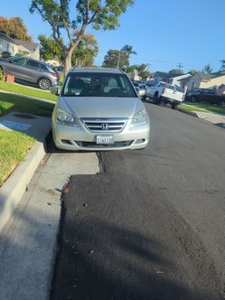 Honda Odyssey  light gray