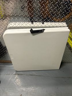 6’ Folding Table