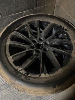 Cadillac Escalade OEM wheels