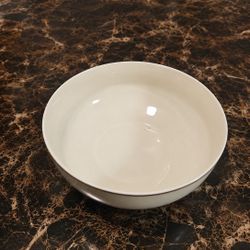 Lenox Large Salad Bowl + Cream & Sugar Set – $25

Beautiful Lenox serving set in excellent condition. Includes:

Large Lenox salad bowl