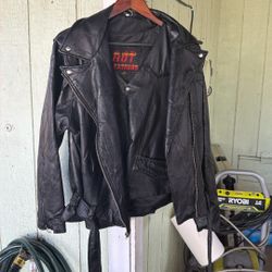 Hot Leathers  Classic Men’s Motorcycle Leather Jacket with Zip Out Lining