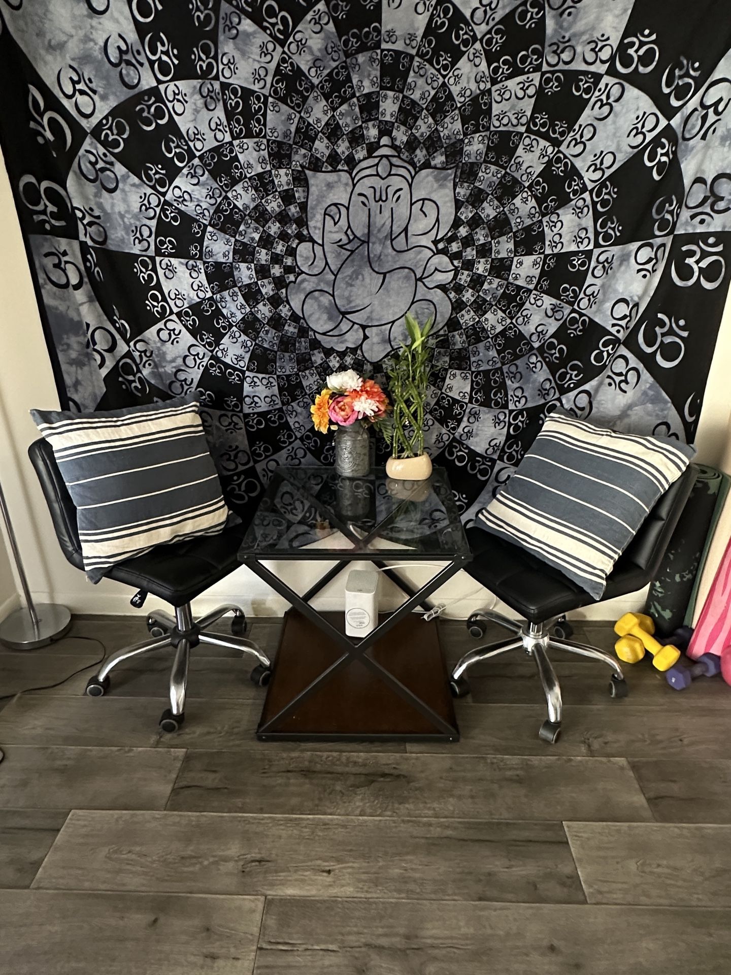 Leather black armless swivel office chairs