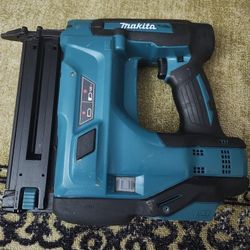 MAKITA Nail Gun: Brad, Combo, For 18 ga Nail Gauge, Plastic, Strip Collation, 0°, Tool Only, LXT®