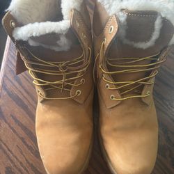 Brand new Unisex Timberland  Size 10 Women’s  (8 Mens) 