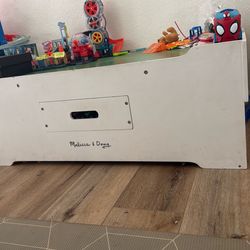 Kids play table
