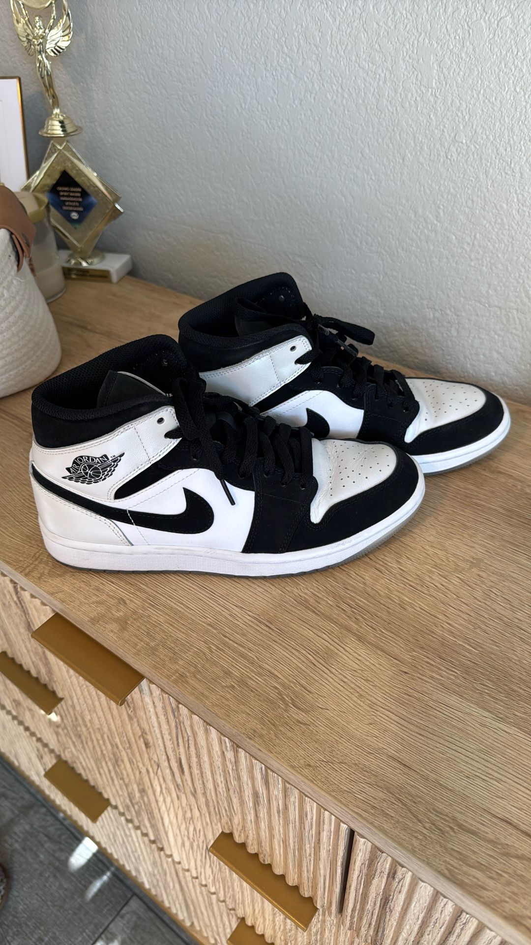 Air Jordans Pearlescent Women’s 7.5