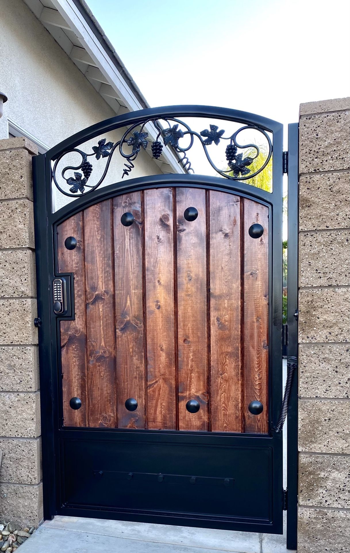 Metal Gate
