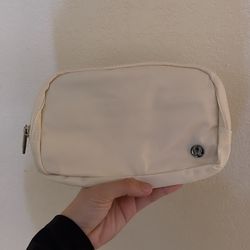 lululemon belt bag