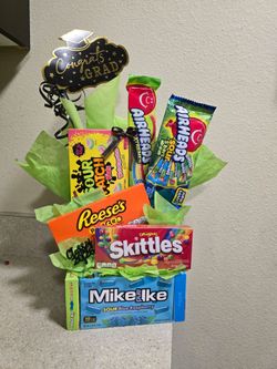 Candy bouquets Not free read description