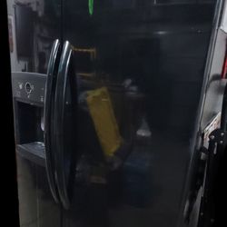 Free *Not cooling* Kenmore elite fridge 