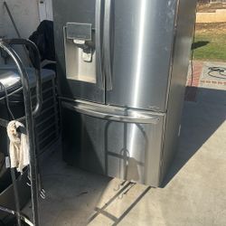 LG Refrigerator Used 3 Dors Clean 