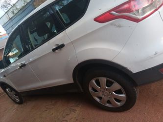 Very Nice Ford Escape Good 4 Tires Safe Gas Runs Good Good Ac Its Needs A Aliment And Power Stering Rack Everythibg Alls Works Good Asking 5000