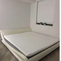 King Size Bed w/ Mattress