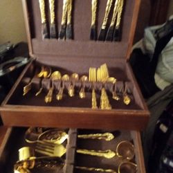 1847 Roger Bros E.P Korea   Dinner Ware Gold Plated  