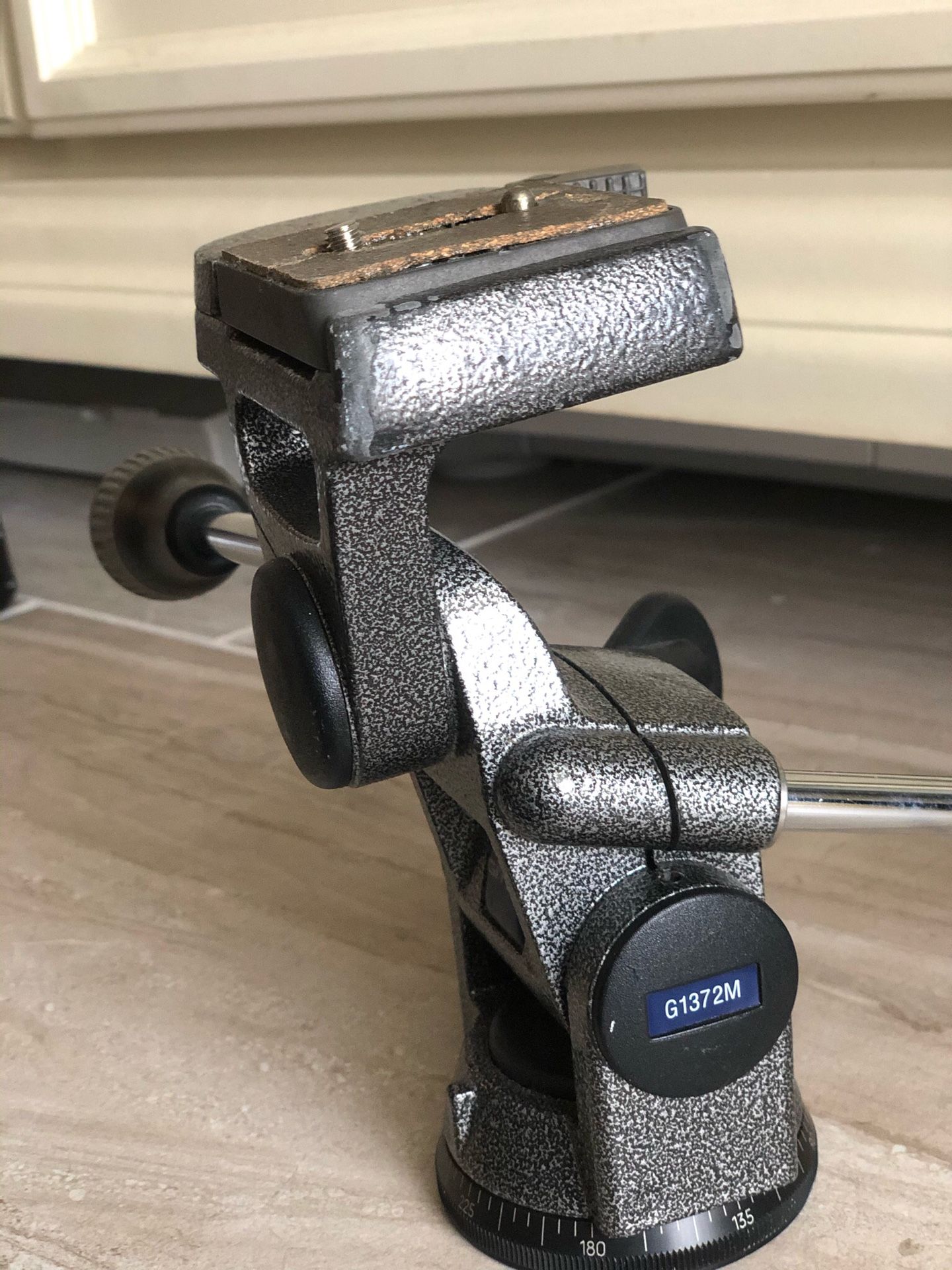 Pro Tripod Head