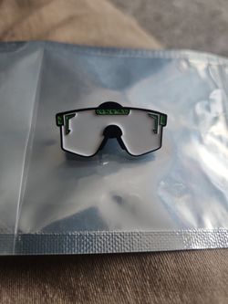 Chonchis Fitted Hat Pin