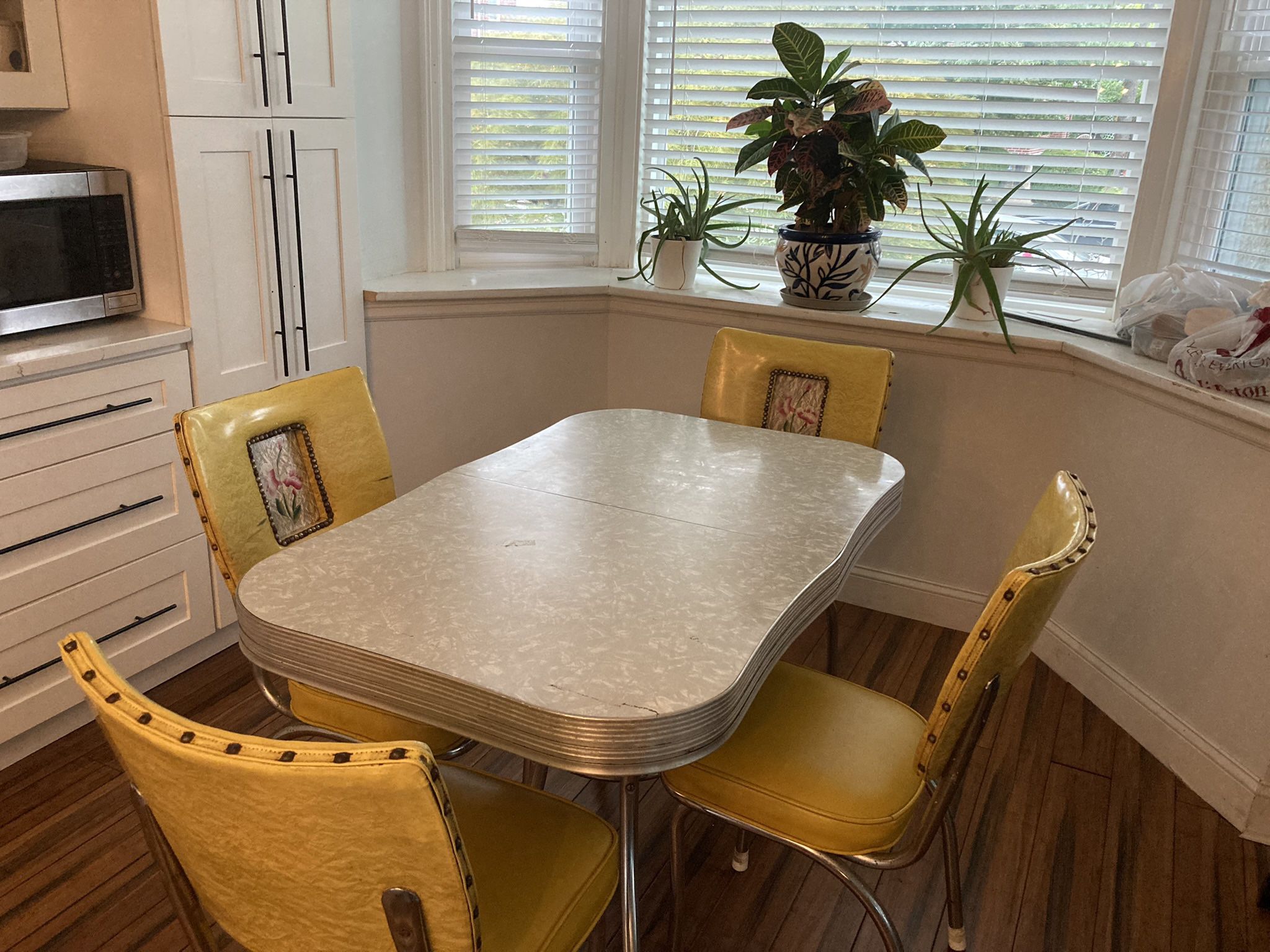 Vintage Dining Table And Chairs