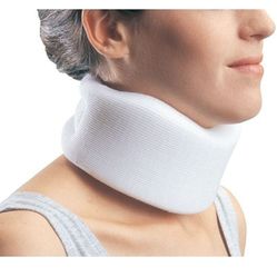 NIB Universal 3 Inch Cervical Soft Collar SA100130
