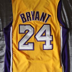 Authentic Kobe Bryant #24 Jersey(SEND OFFERS)