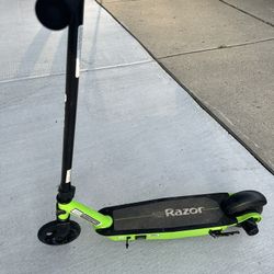 Razor Black Label E90 Electric Scooter – great condition! 