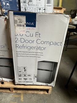 Insignia - 3.0 Cu. Ft. Mini Fridge with Top Freezer NEW