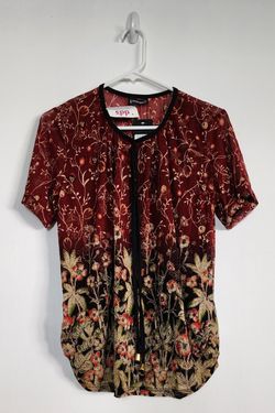 NWT Women's Multicolored Short Sleeve Top Size L/XL