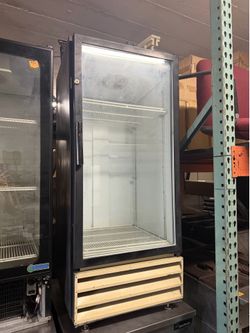 Used Beverage Air MT10 beverage merchandiser cooler