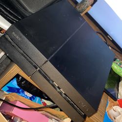 PlayStation 4 W/ 2 Controllers