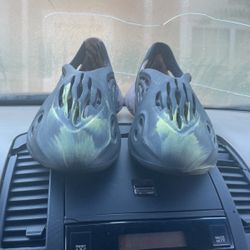 Adidas Yeezy Foam Runner MX Carbon