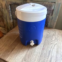 New Igloo Sport Water 💦 Cooler 