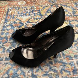 BCBG size 8.5 Heels 