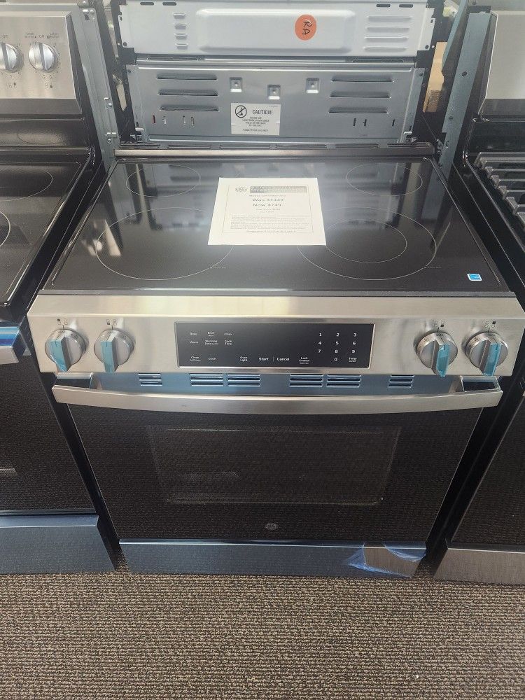 30 in. 5 Burner Element Slide-ln Electric Ranae in Stainless Steel with Crisp Mode