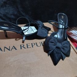 Woman's Size 6 Black Heels