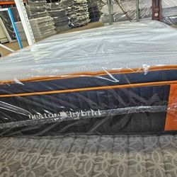 nectar brand King size hybrid mattress !