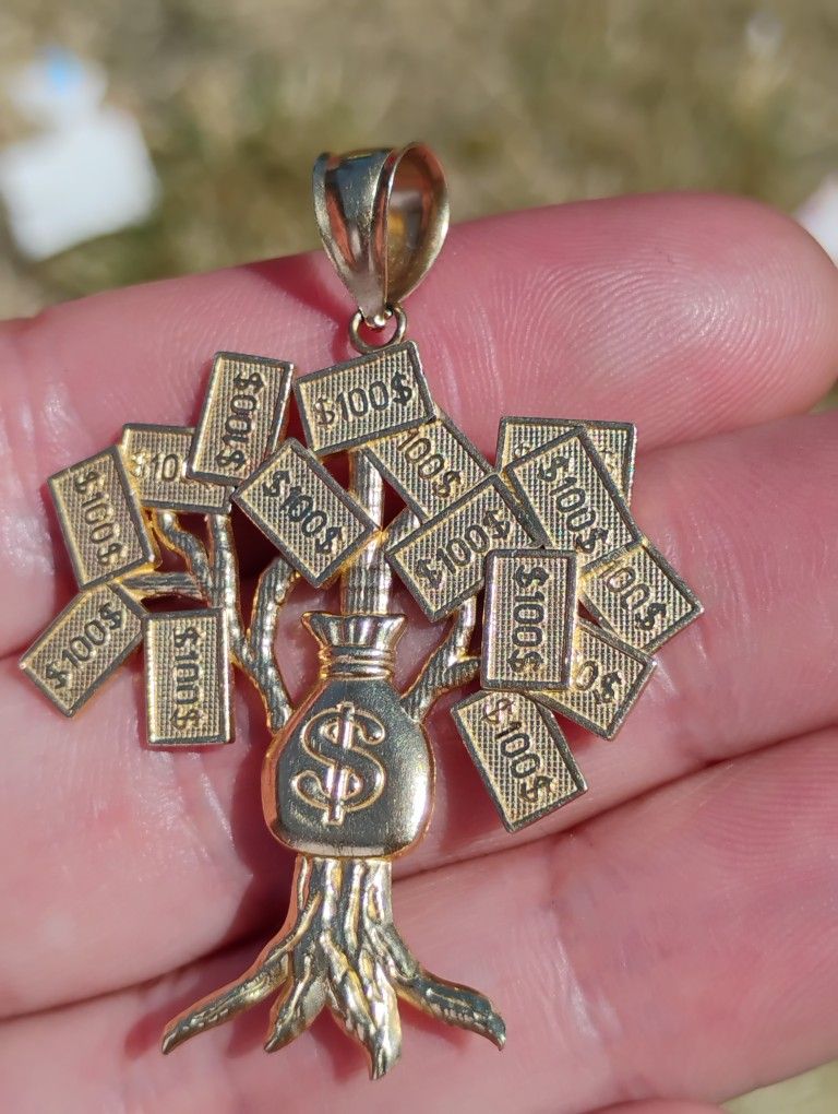 10k Money Tree Pendant 
