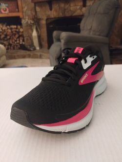 (Size-8) Brand New, Women's Brooks Trace 3 Running Shoes, No Box
Brand new without box, beautiful Brooks women's shoes, the best brand of walking or r