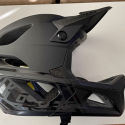 NEW Troy Lee Designs Stage MIPS Stealth Black Helmet Size XS/S