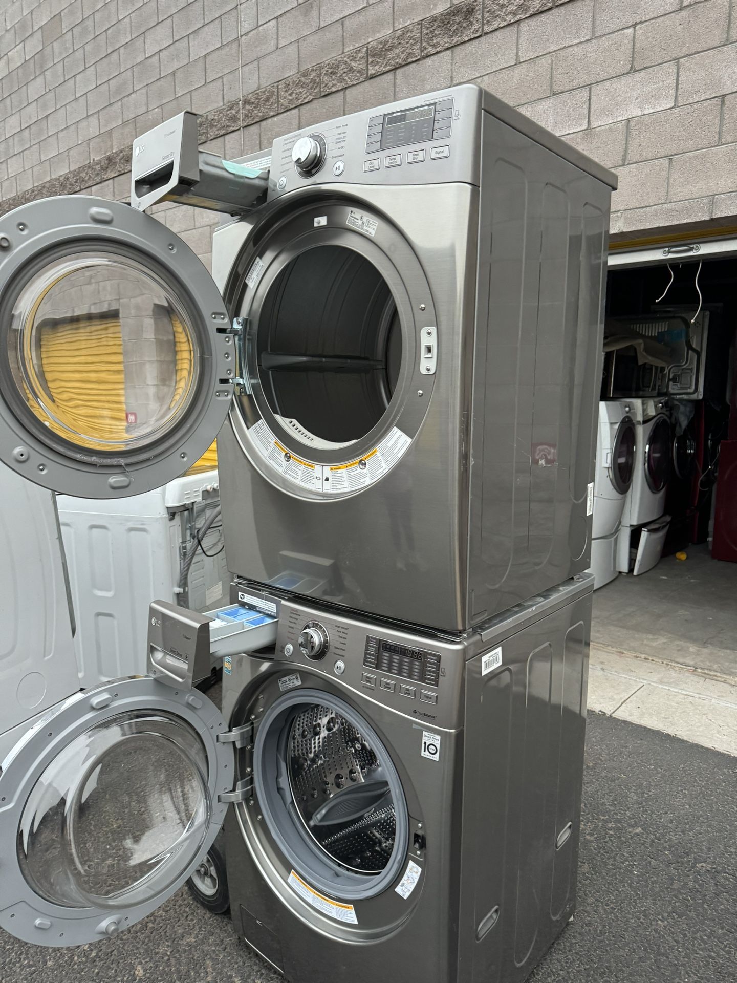 LG Washer And Dryer Gas everything is work