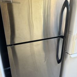 STANISLEES STEEL FRIDGE AIR APPARENT SIZE REFRIGERATOR 