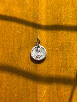 Vtg Sacred Heart Medallion pendant