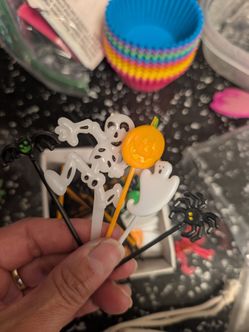 Halloween cupcake toppers